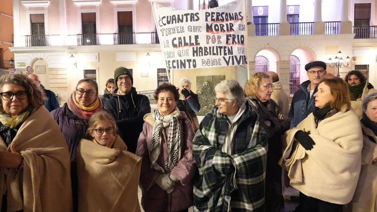 VIDEO | Vigilia nocturna en Badajoz a favor de las personas sin hogar
