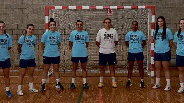 Por la izquierda, Ángela Batista, Sara Rodríguez, Nicole Simonetti, Gabi Machado, Leidjane Marques, Irati Marín, Deisi García, Clara Rodríguez, Lucía Villazón y Sofía González.   | FERNANDO RODRÍGUEZ