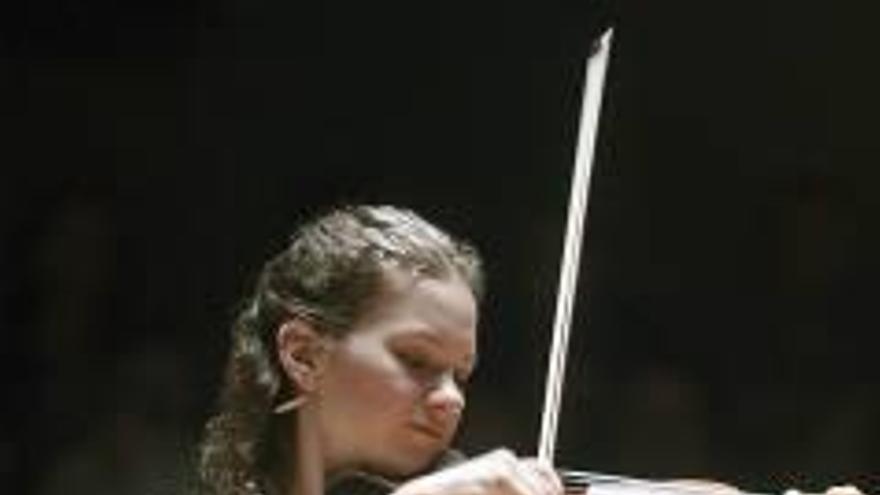 Hilary Hahn recrea en el Palau el &quot;Concierto para violín&quot; de Sibelius