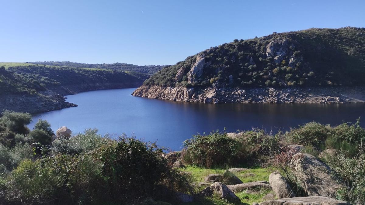 El río Tajo y la roca de la rana, punto en el que se vio la luz.