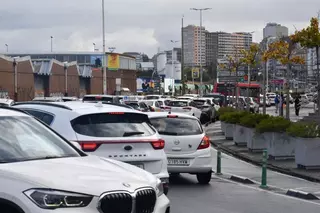 El uso del coche para ir a trabajar supera la suma de los usuarios que optan por ir a pie o en bus