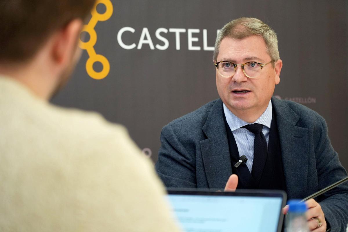 Momento de la entrevista con el presidente de CEV Castellón, Luis Martí.