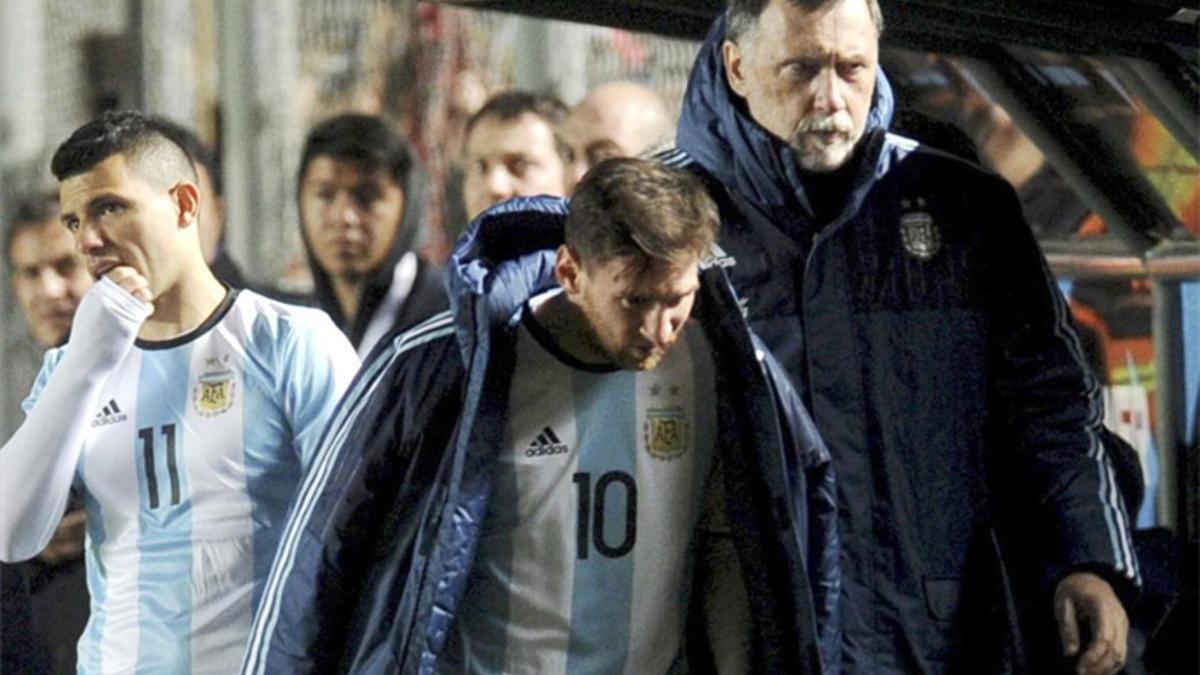 Messi, al abandonar el terreno de juego