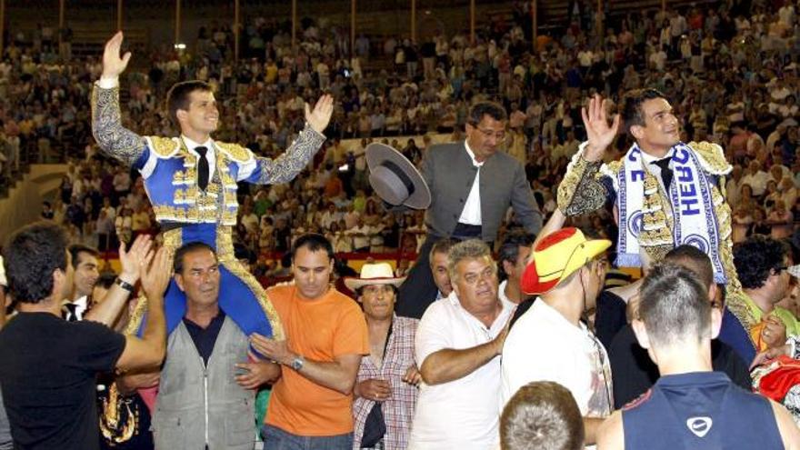 El Juli y Manzanares salieron a hombros, ayer.