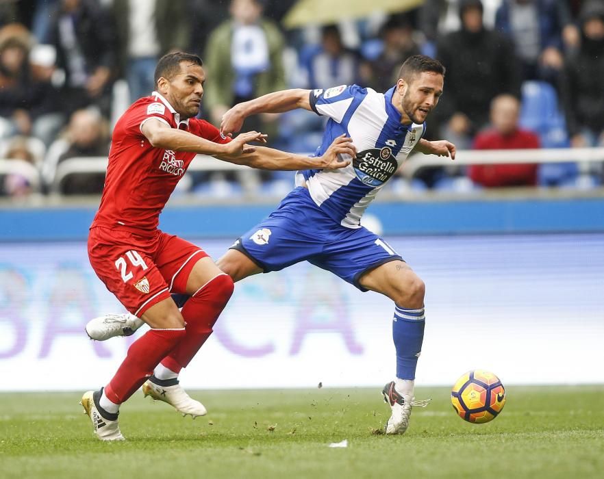 El Dépor cae en el descuento ante el Sevilla