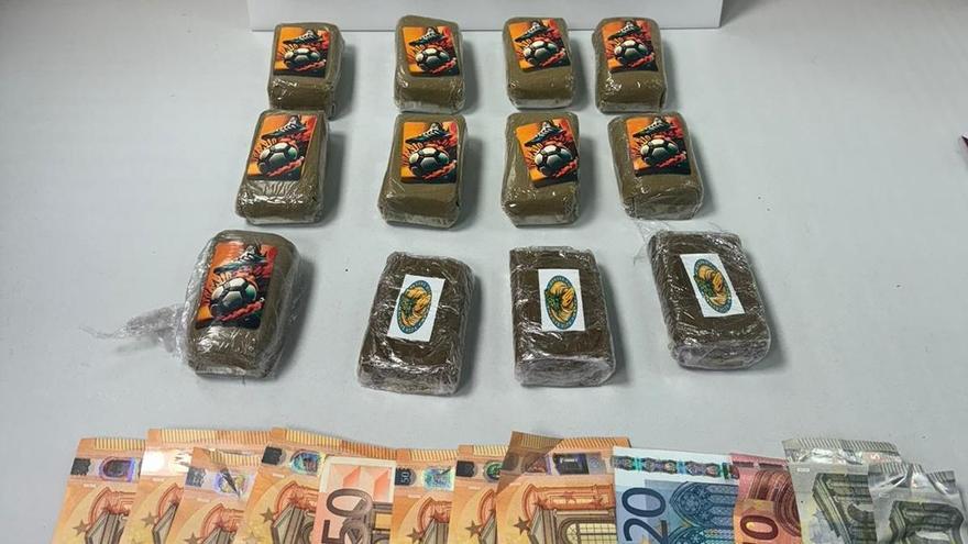 El alijo de hachís intervenido por la Policía Local de Santa Eulària