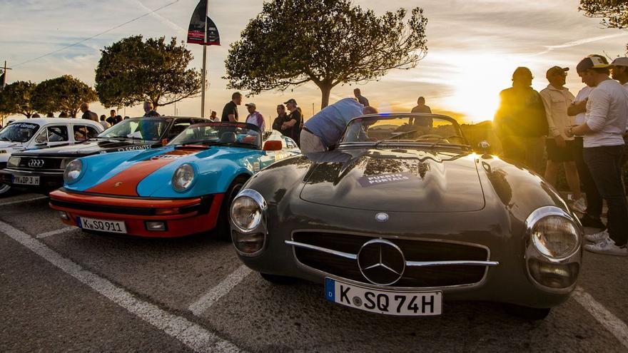 Juwelen auf vier Rädern: Wer schicke Autos liebt, kann die Klassiker in Puerto Portals aus der Nähe betrachten.  | FOTO: VERANSTALTER