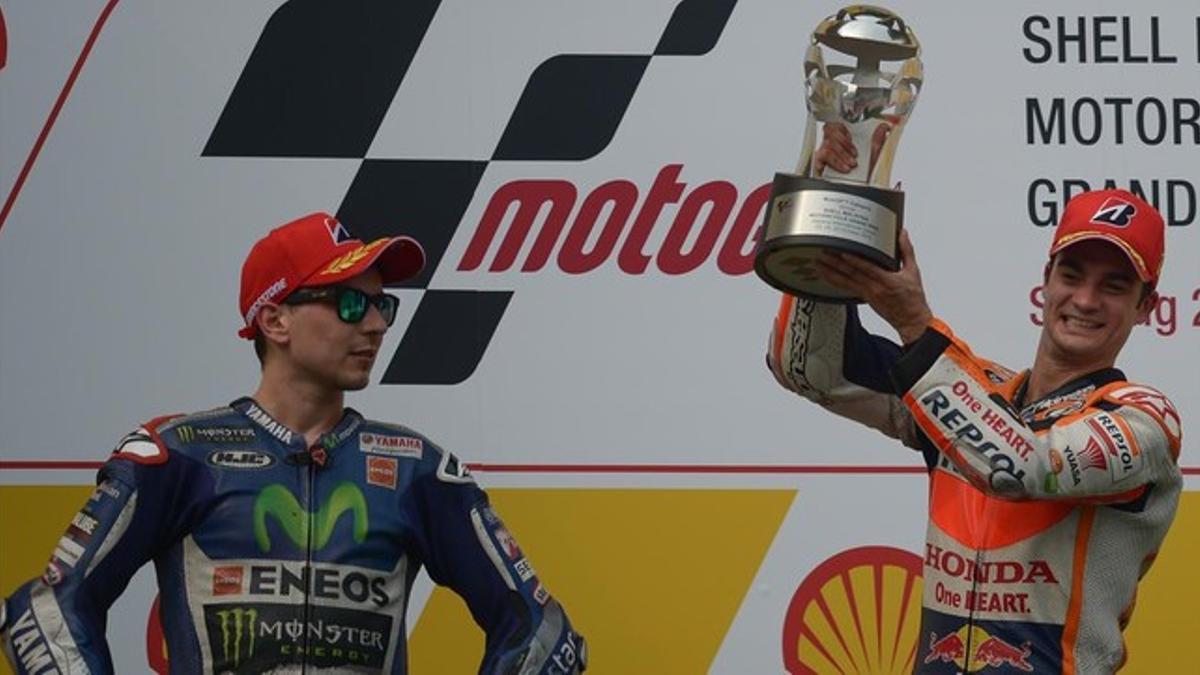 Lorenzo y Márquez en el podio de Sepang.