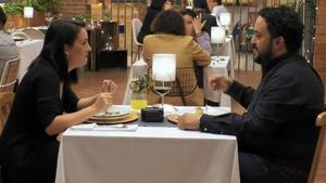 Una comensal de ‘First Dates’, molesta per les declaracions del seu pretendent: «No em calen els seus diners»