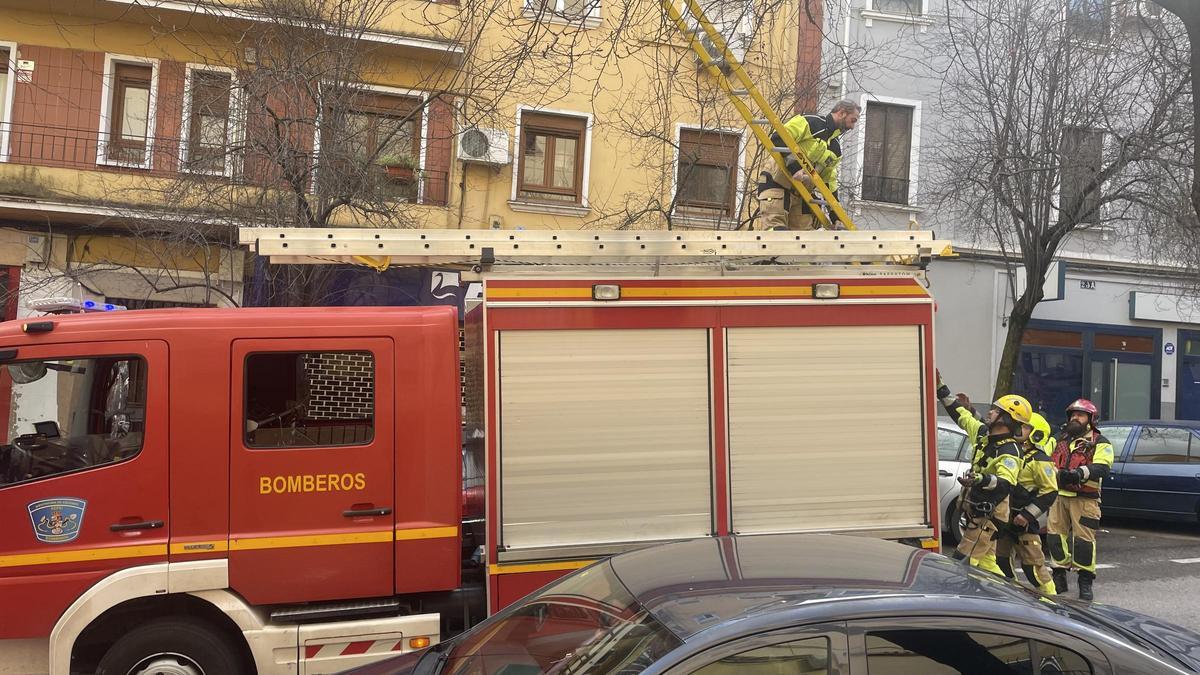 Bomberos en el lugar del suceso