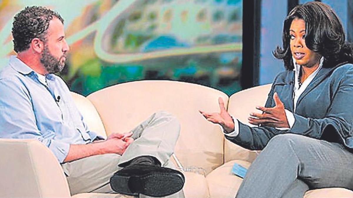 El escritor James Frey, en el programa de Oprah Winfrey, en 2006.