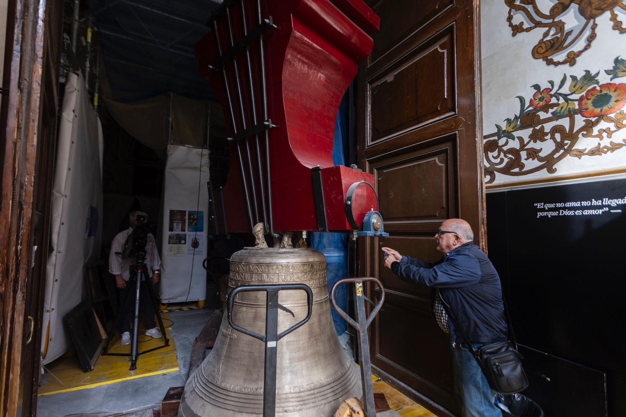 Las campanas de los Santos Juanes vuelven a casa