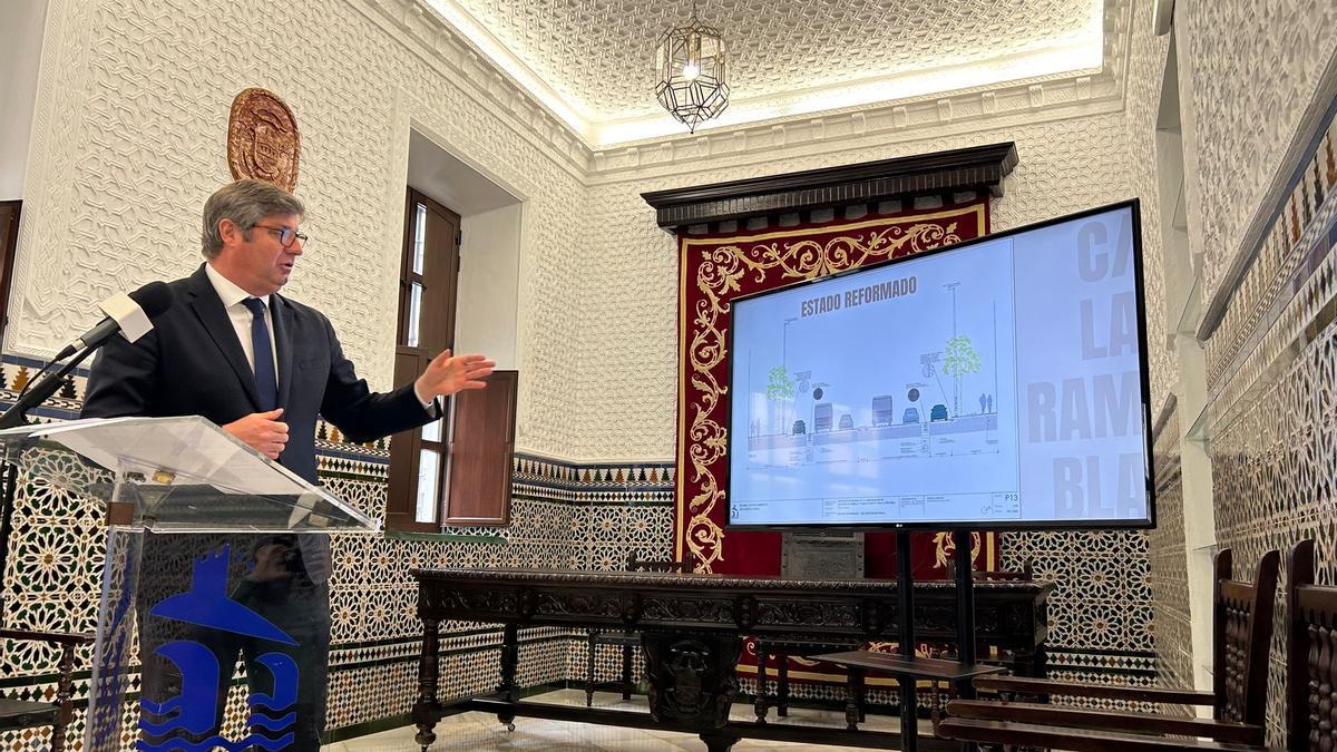 El alcalde presenta el proyecto de reforma de la calle La Rambla.