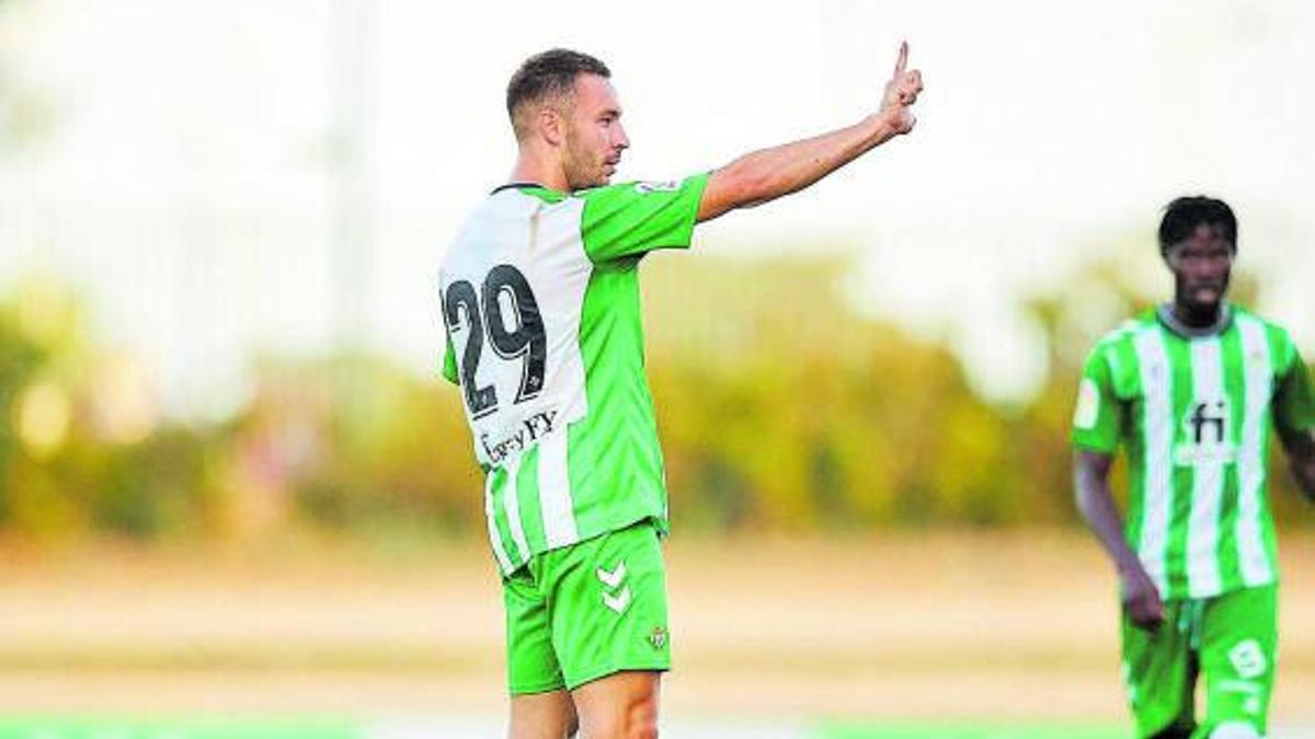 Loren Morón, con la elástica del Real Betis.