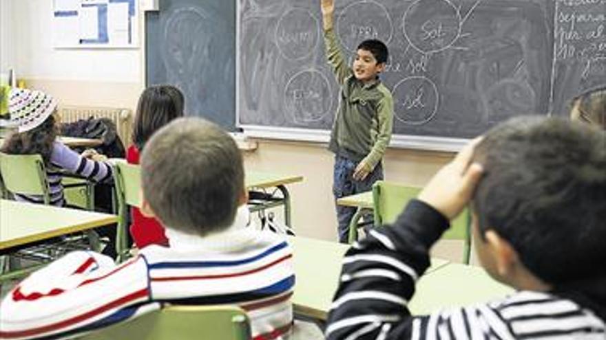 Los 151 colegios decidirán en qué lengua darán Naturales y Sociales