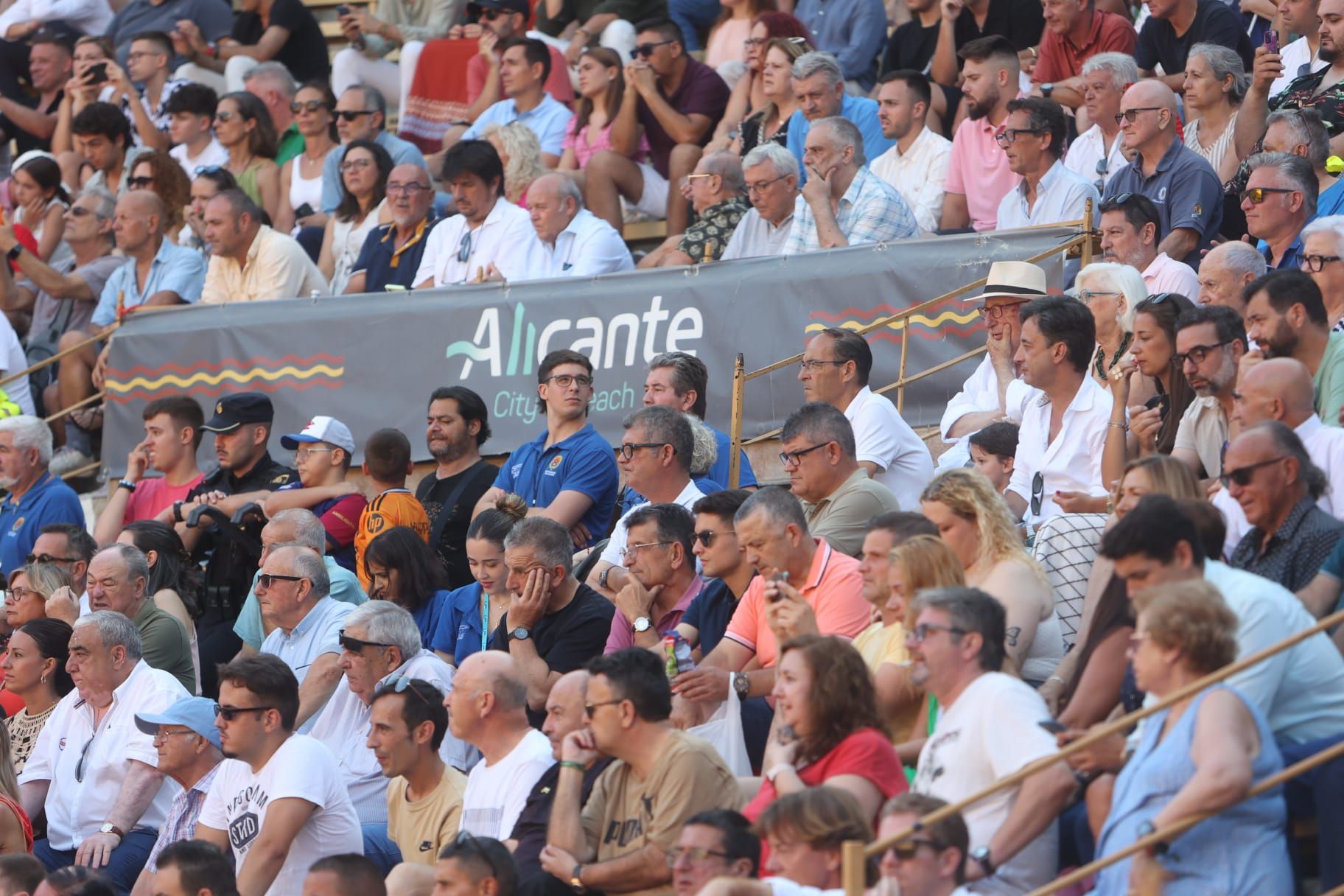 Así ha sido la tarde de Toros de Victorino Martín para Manuel Escribano, en solitario, en Alicante