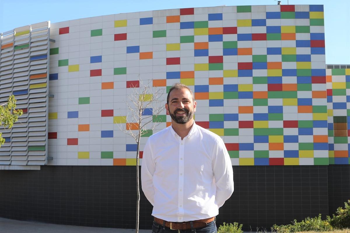 El concejal de Fiestas, Omar Braina, en el Palau de la Festa de Castelló.