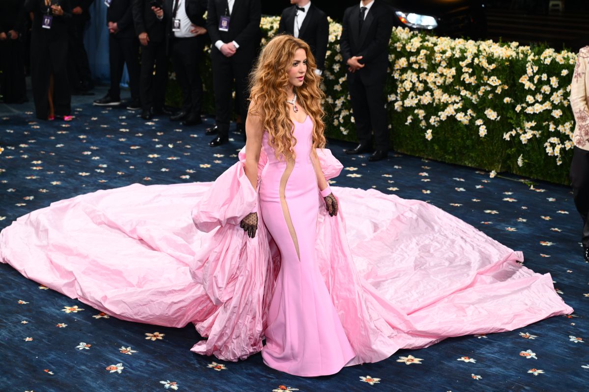 Shakira, criticada por su vestido rosa para la Gala MET