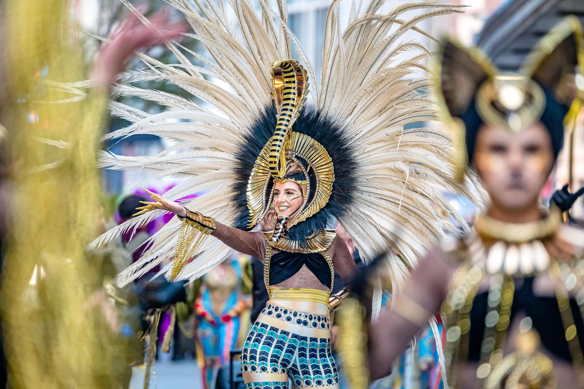 El Carnaval de Torrevieja desfila en el centro de Madrid con motivo de Fitur