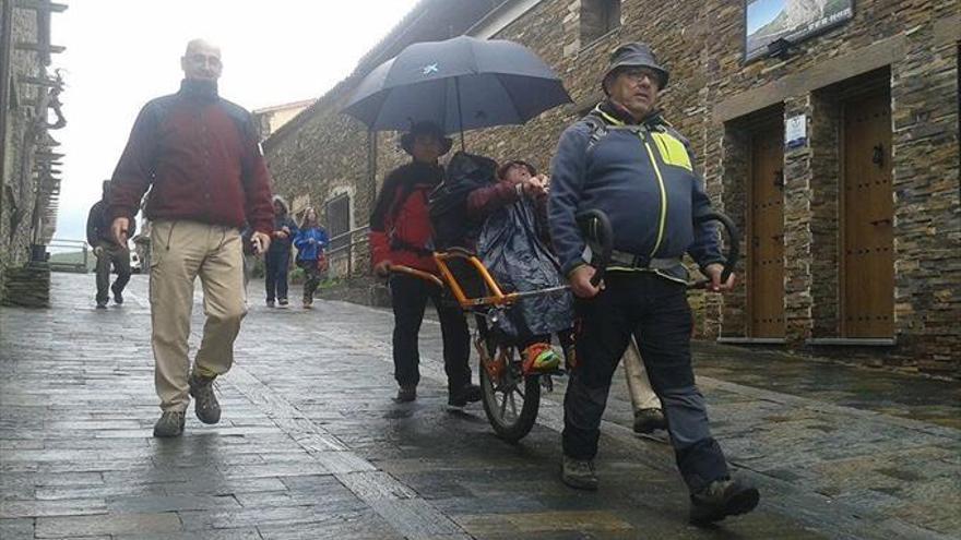 Inclusives ayudará a personas con poca movilidad a hacer senderismo