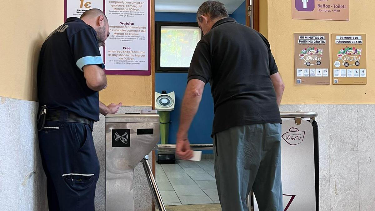 Utilizar el baño cuesta un euro
