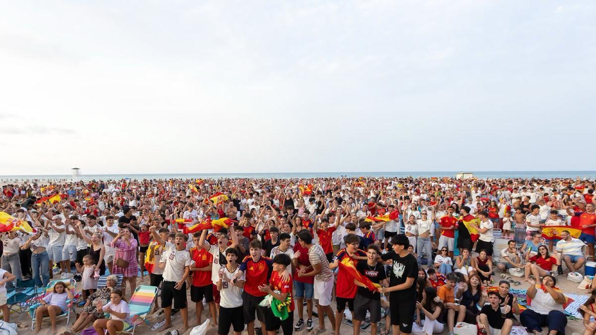 Celebración de la semifinal en la playa de Gandia.