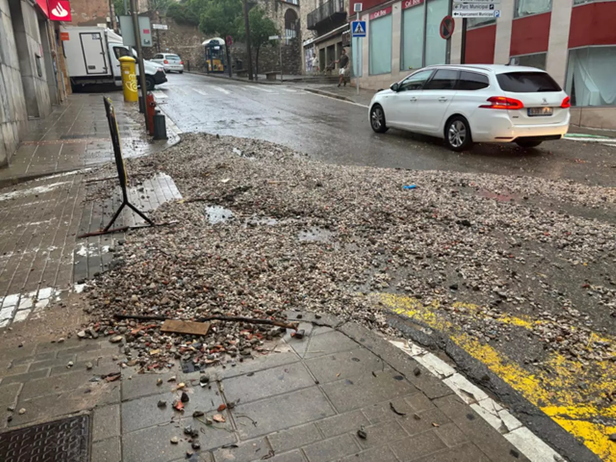 Carrers plens de terra i fang a Moià