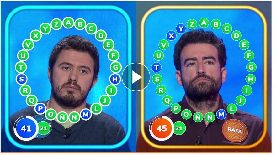 Momento en el que ambos concursantes empataron a 21 aciertos