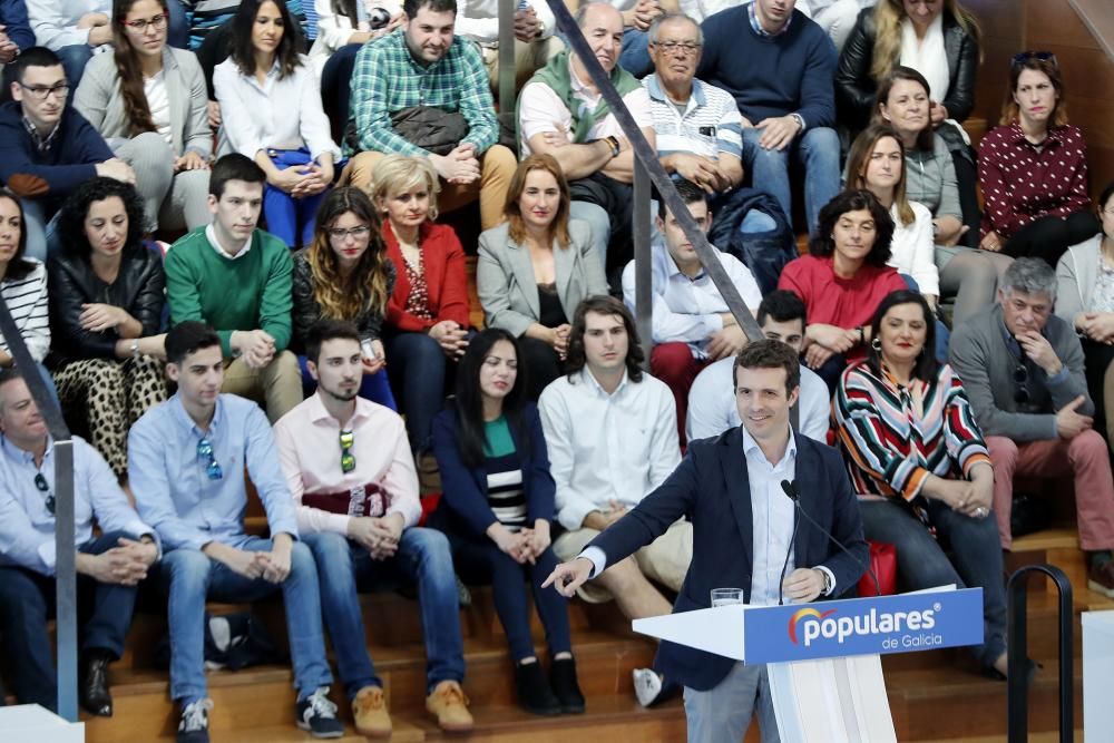 El presidente del Partido Popular lidera un acto en el Auditorio Mar de Vigo en el que estuvo arropado por Alberto Núñez Feijóo, Alfonso Rueda, Ana Pastor o Elena Muñoz.