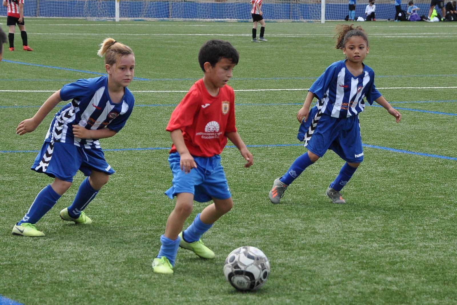 El fútbol base vuelve a sonreír