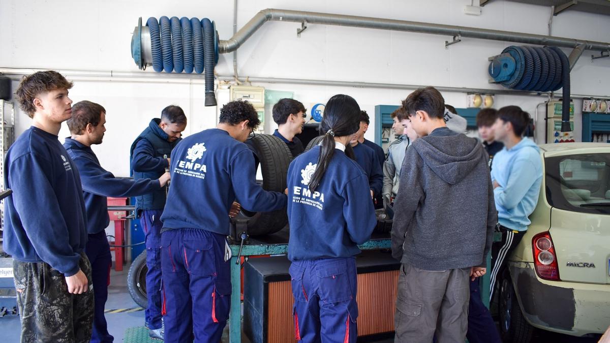 Red empresarial activa que facilita prácticas, contratación y crecimiento profesional