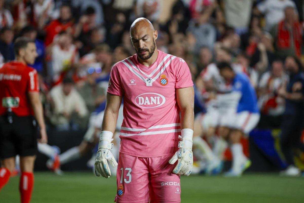 Dmitrovic, frustrado por los constantes errores de sus compañeros