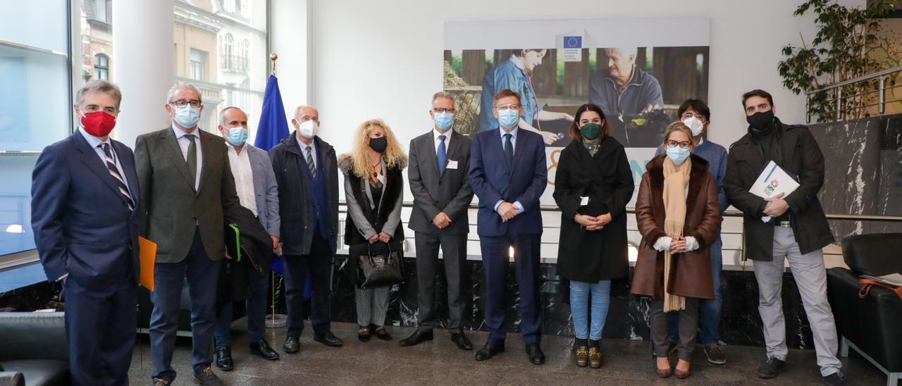 El president Ximo Puig, la consellera Mollà y representantes del sector citrícola valenciano en Bruselas.