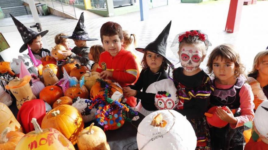 Alumnos del CEIP Valle Inclán, durante su fiesta de “Sanmagosto”.