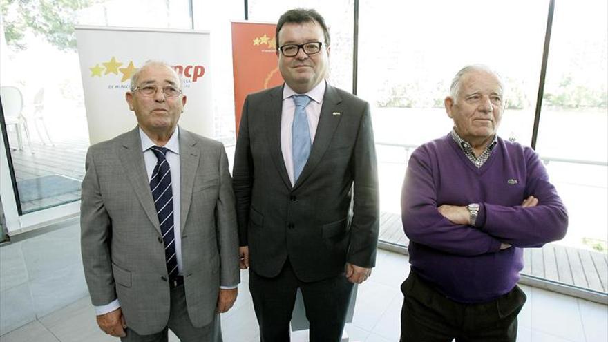 Gregorio Benedí recibe un homenaje de la FAMPC