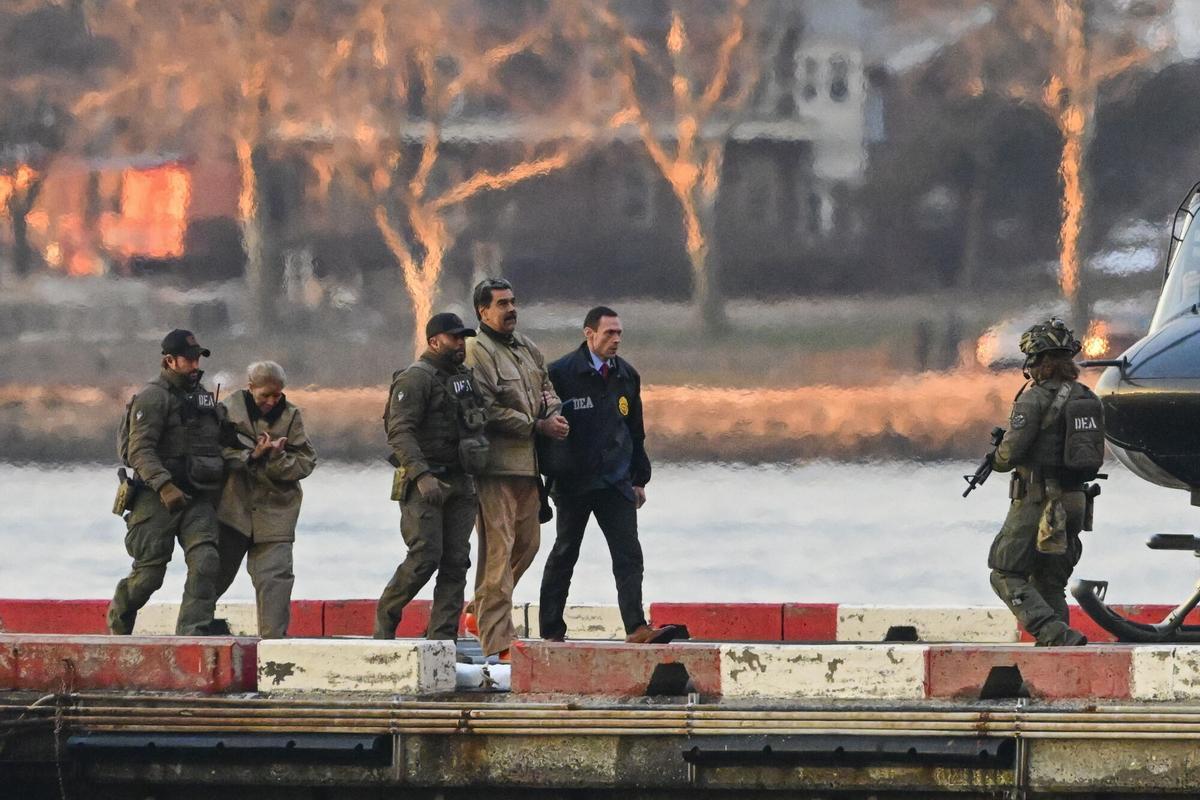 Nicolás Maduro y su mujer, Cilia Flores, en el helipuerto de Wall Street en Nueva York