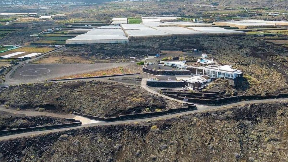 La casa de Canarias que está dentro del cráter de un volcán