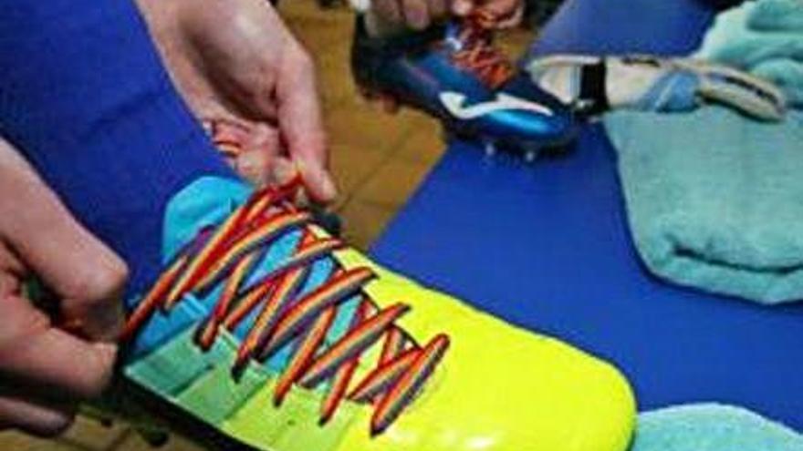 Los clubes usarán los cordones durante toda la temporada.