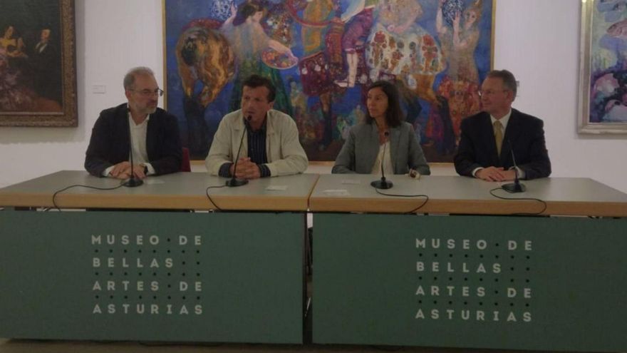 Por la izquierda, Gabino Busto, Jorge Moreno, Yolanda Gómez Escudero y Alfonso Martínez, de Amigos del Museo de Bellas Artes. | J. N.