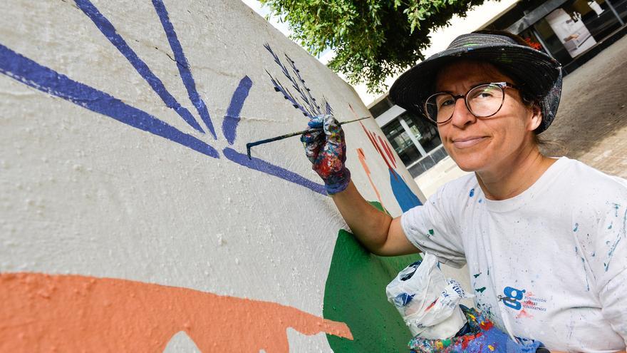 Un jardín pintado sobre un pentagrama en la trasera de Luis Doreste Silva