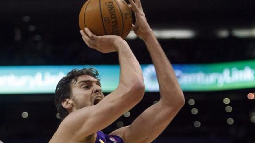 Los Lakers afianzan frente a Portland su buen hacer