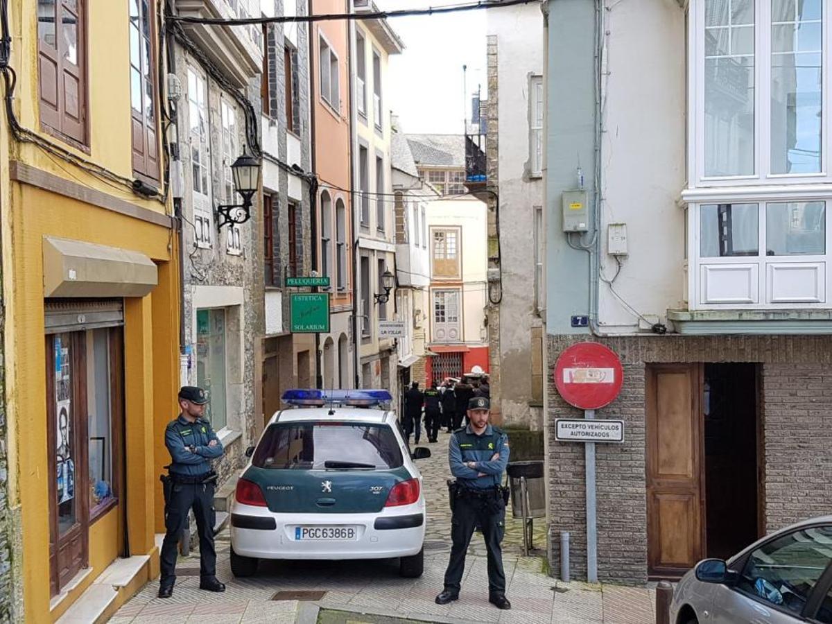 Registro, en Navia, de la vivienda de Javier Ledo, presunto asesino de Paz Fernández en el crimen del embalse de Arbón.
