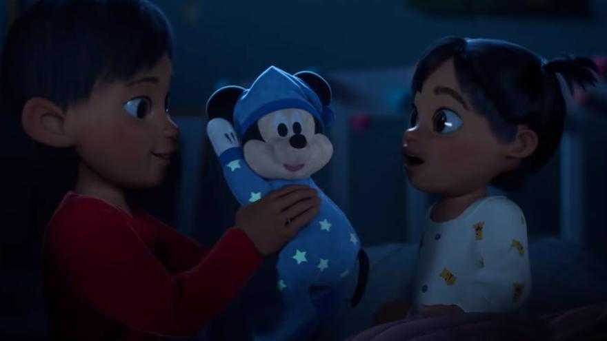 Primer vistazo a &#039;El regalo&#039;, el adelanto de la Navidad de Disney con Sofía Ellar