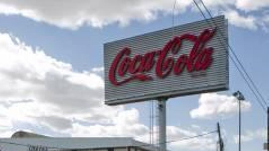 Denuncian que Coca Cola desoye la sentencia que anula el ERE