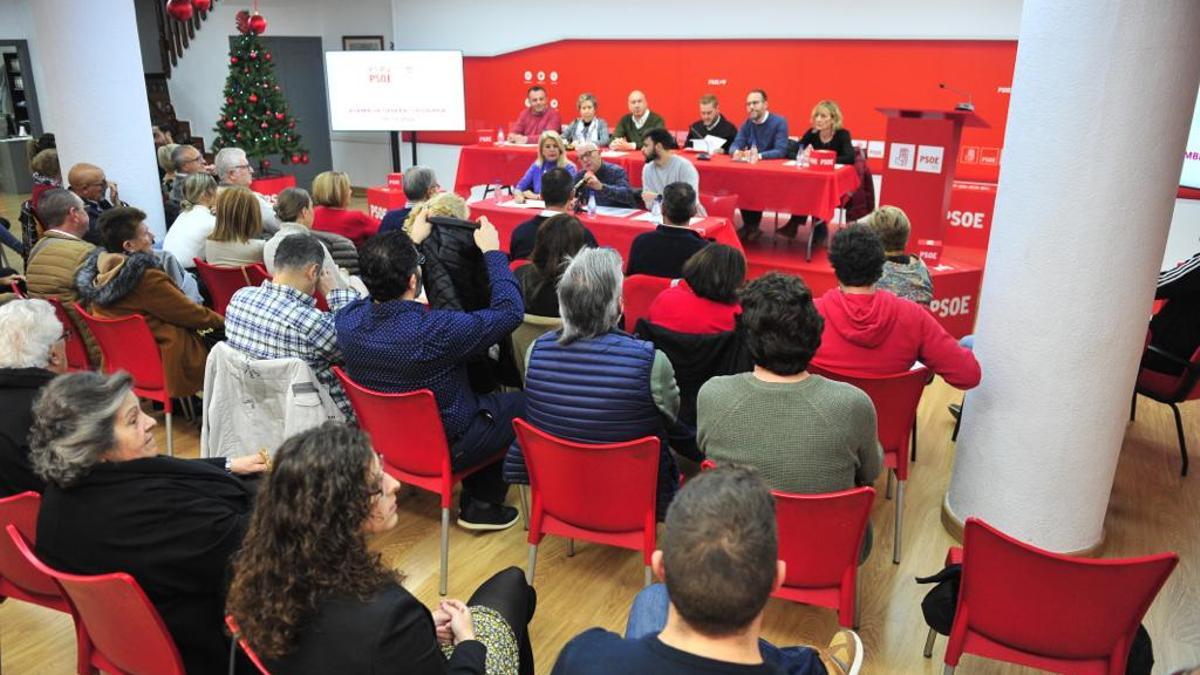 Un momento de la asamblea ordinaria del PSOE de Elche este sábado