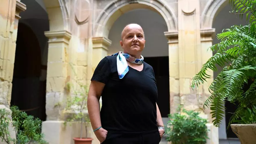 "Al ser alguien con posibilidad de recaída eres una persona que a la empresa no interesa": Una enferma de cáncer de mama cuenta su experiencia al intentar reincorporarse al mercado laboral tras la enfermedad