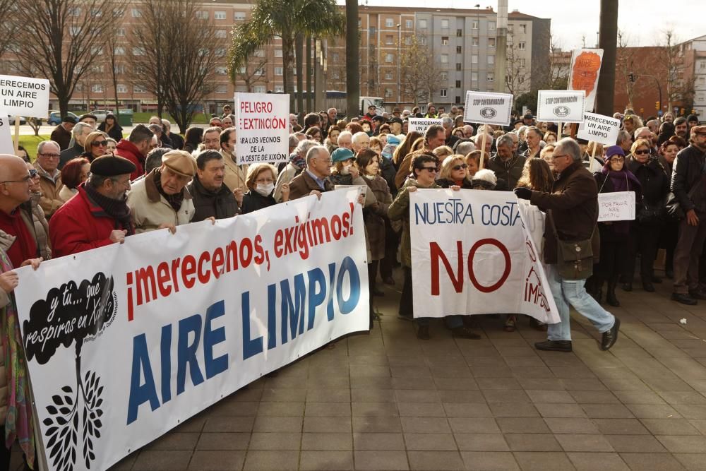 Concentración por un aire limpio frente a la sede de la EMA antes de la reunión de la Comisión de Seguimiento