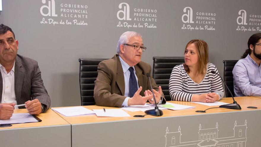 El acto de renovación de la cesión en el Palacio Provincial