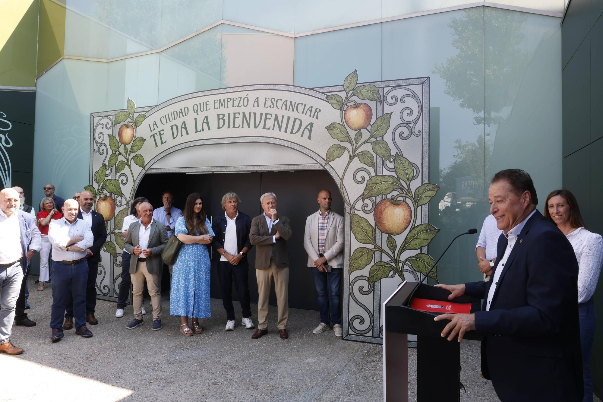 Gijón escancia su historia sidrera en la Feria de Muestras: así es el stand del Ayuntamiento (en imágenes)