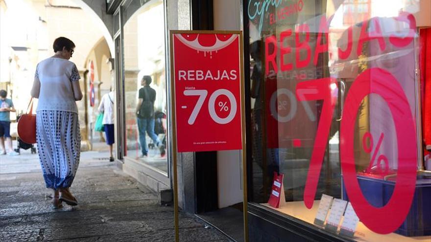 Zona centro opina que las rebajas continuas «matan» al comercio